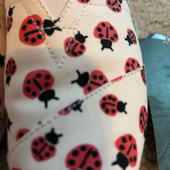 NWT TOMS Ladybug Pattern Shoes - Picture 2 of 3